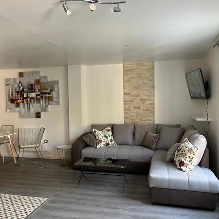 Superbe Appartement Au Bord Du Canal De St Quentin 생캉탱 외부 사진