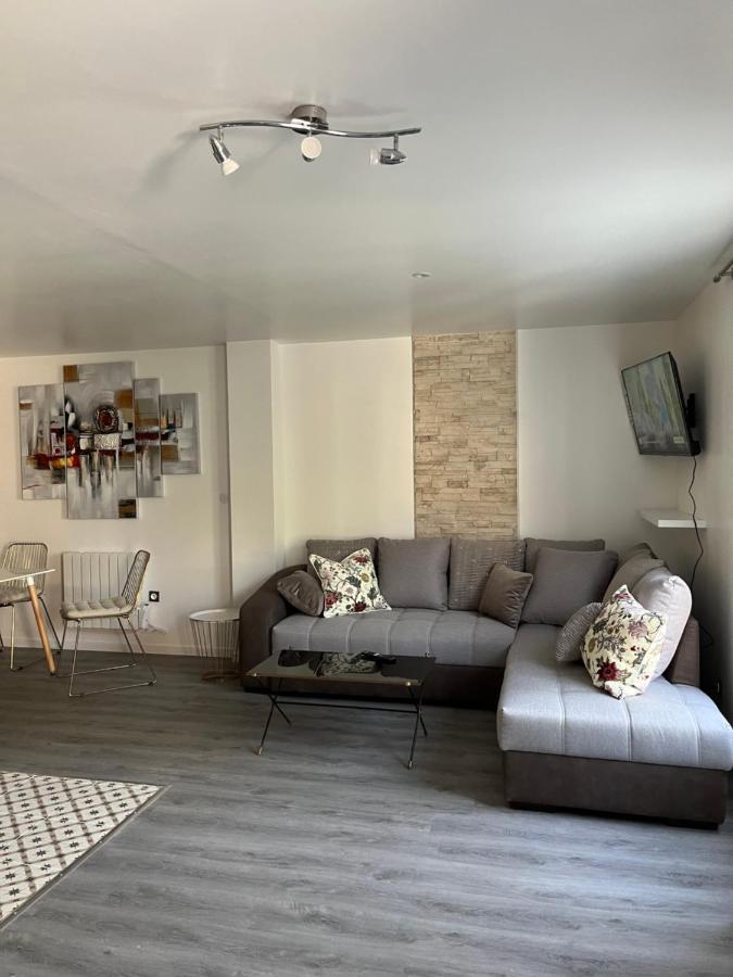 Superbe Appartement Au Bord Du Canal De St Quentin 생캉탱 외부 사진