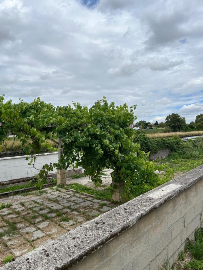 Superbe Appartement Au Bord Du Canal De St Quentin 생캉탱 외부 사진