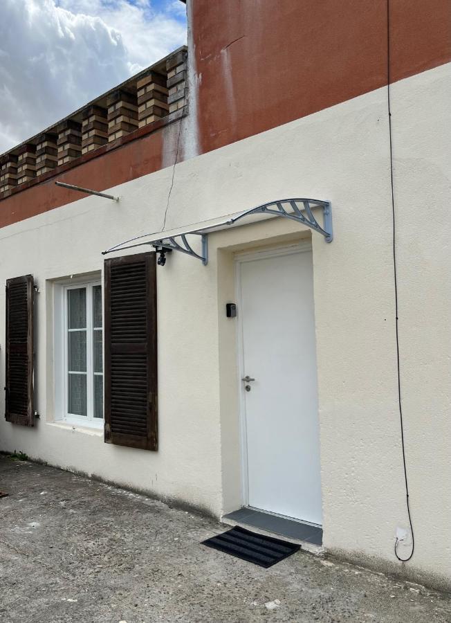 Superbe Appartement Au Bord Du Canal De St Quentin 생캉탱 외부 사진